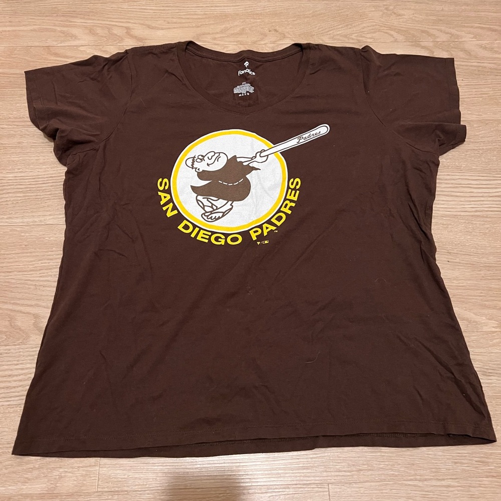 Women’s Fanatics Padres Swinging Friar Tee - XXL